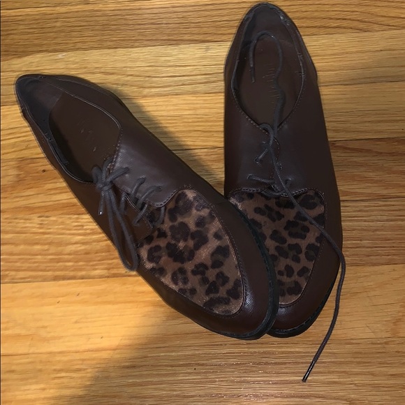 Brown flats - Picture 2 of 5